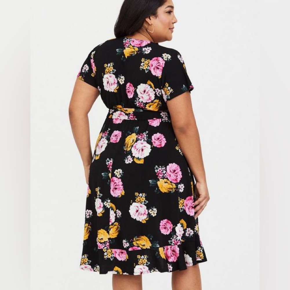 Torrid Black Floral Mini Stretch Crepe Wrap Dress Size 2 - Picture 2 of 8